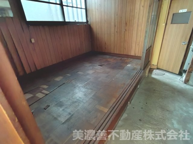 ６６０７８　岐阜市金園町９丁目倉庫のその他