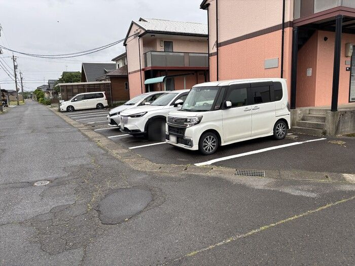 ロイヤルシャトー　A棟の駐車場