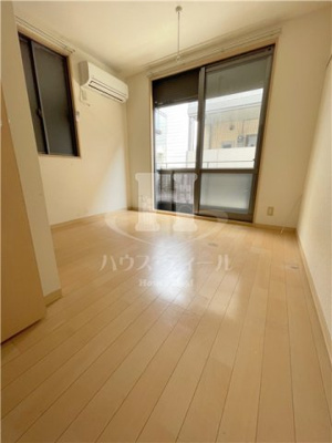 【居間・リビング】 | レアルコート2 | リビングです