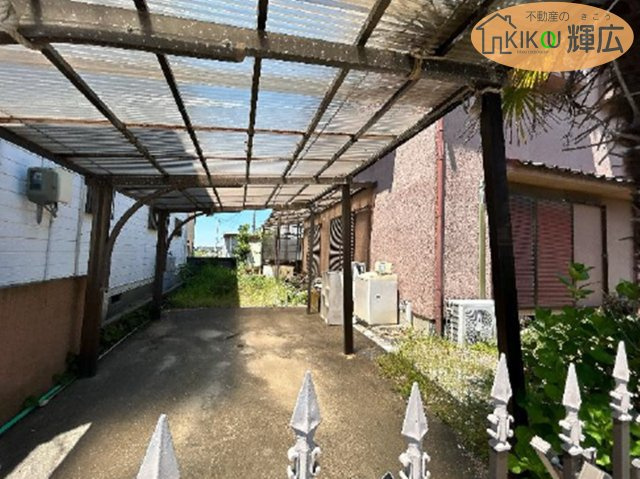 明石市大久保町八木　中古戸建の駐車場