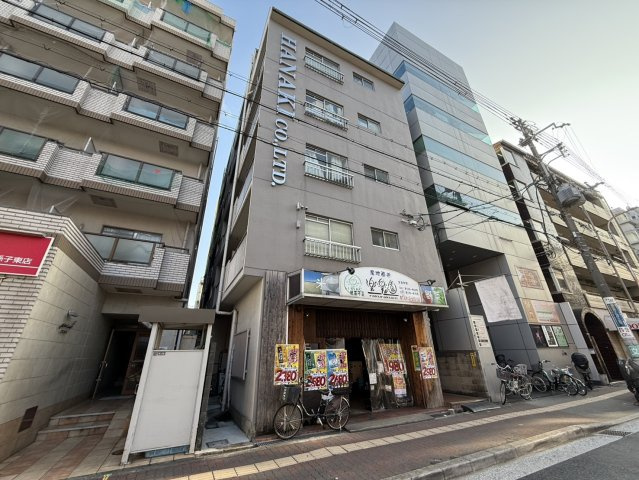 花木ビルの外観