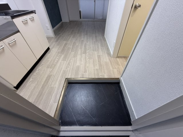 花木ビルの玄関