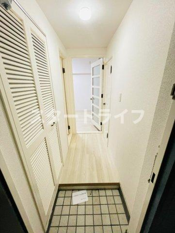 大阪市東淀川区東中島１丁目の賃貸マンションの玄関