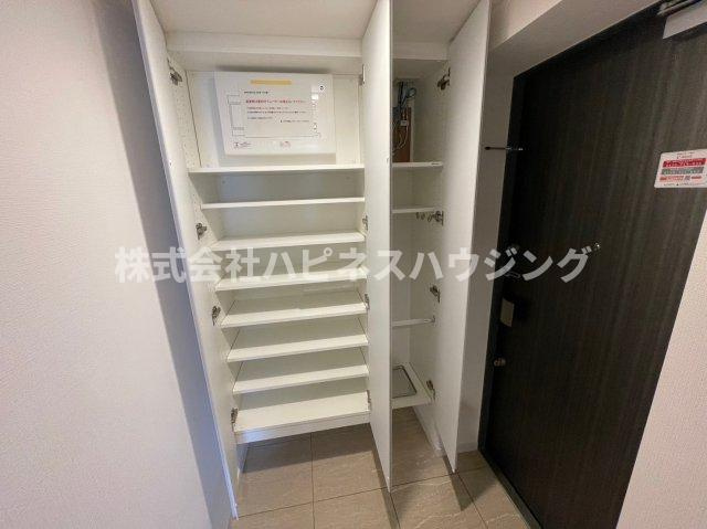 ベルヴュコート柏の玄関|※写真は同物件の反転タイプとなります。