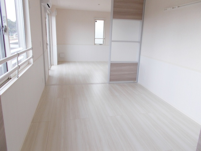 のアパートの寝室