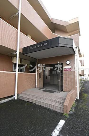 グランパレスT・S B棟のエントランス