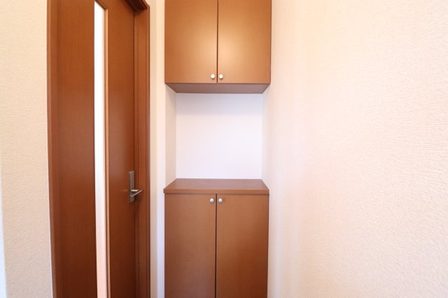 ベルボヌームAの玄関|※同タイプの間取りの別号室です。現況優先です。
