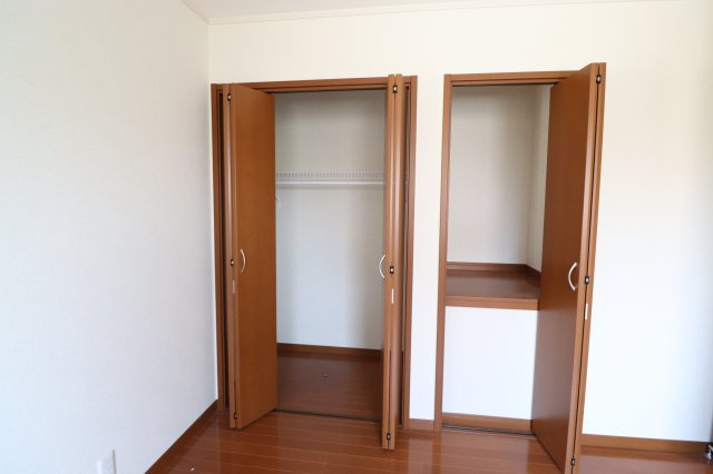 ベルボヌームAの収納|※同タイプの間取りの別号室です。現況優先です。