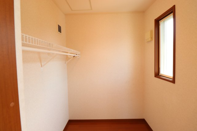 ベルボヌームAの収納|※同タイプの間取りの別号室です。現況優先です。