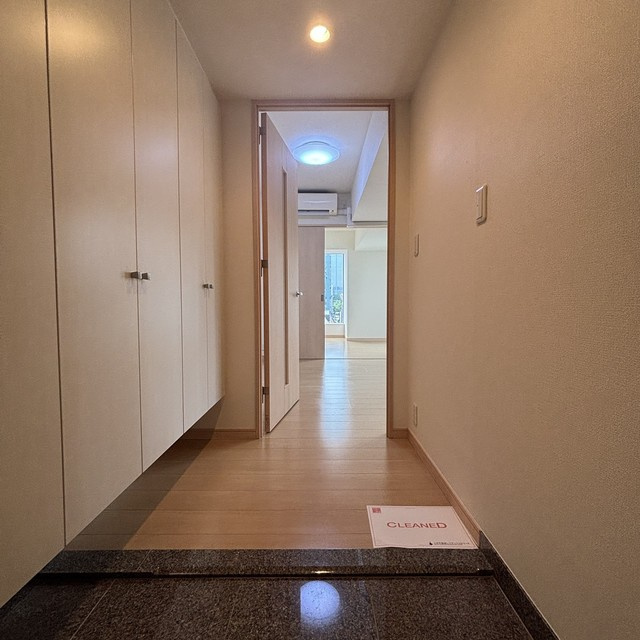 Ｗｈｉｔｅ　Ｔｏｗｅｒ　Ｈａｍａｍａｔｓｕｃｈｏの玄関|※写真は同タイプ住戸です。
