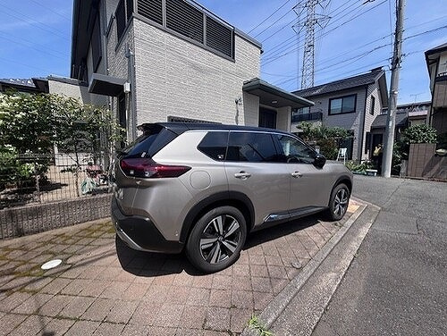 小金井市梶野町２丁目戸建の駐車場|カースペースがあります