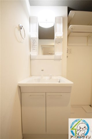 CRASTINE魚住町の洗面所
