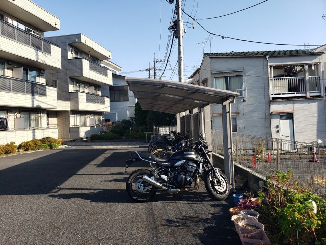 ロイヤルハイムの駐車場