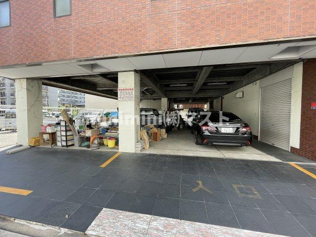 コート桜川の駐車場
