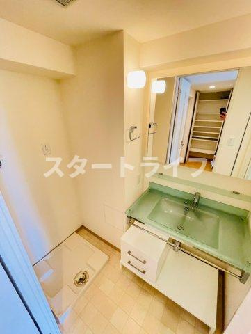 大阪市淀川区東三国４丁目の賃貸マンションの洗面所