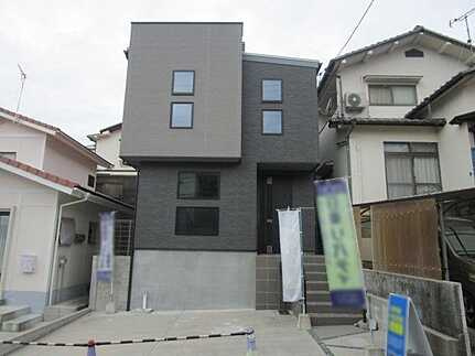 安佐南区伴東1丁目　の前面道路含む現地写真