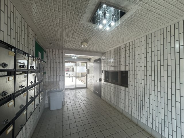 ウインベルソロ朝霞ナンバーワンのロビー