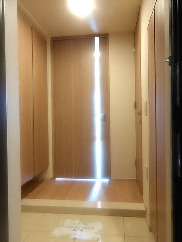 ライオンズタワー柏のその他|共有部からの室内　※同タイプ別部屋