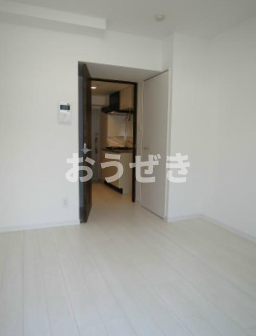 ＨＹ’ｓ　ＹＯＫＯＨＡＭＡ　ＬＩＧＡＲＥの居間・リビング