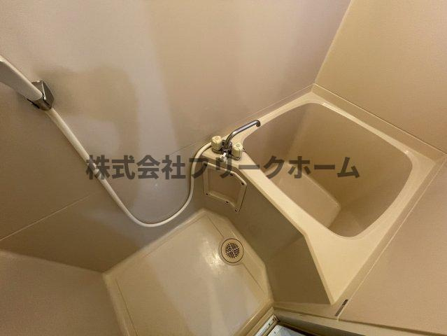 三鷹市井の頭１丁目のアパートの浴室