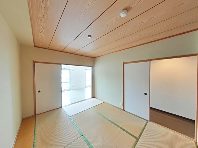 サーパス藤原西町の和室