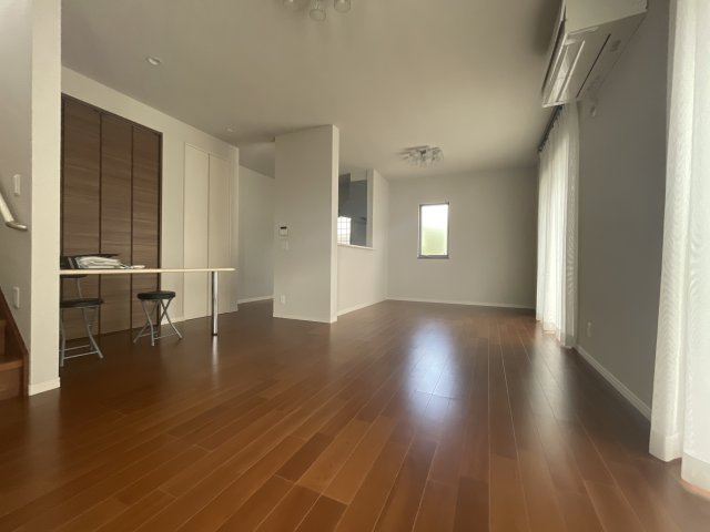 塩屋町６丁目戸建の居間・リビング