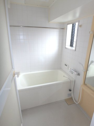 神戸市北区有野中町３丁目のマンションの浴室