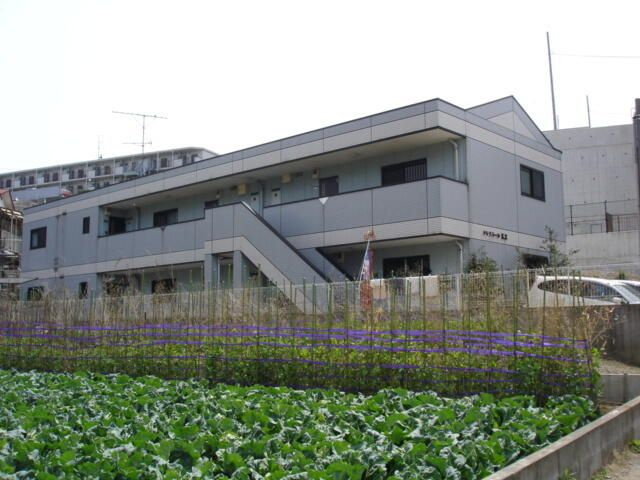 横浜市港北区小机町のアパートの外観