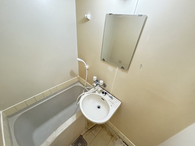 タクティ三津屋の洗面所