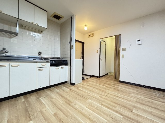 タクティ三津屋の居間・リビング