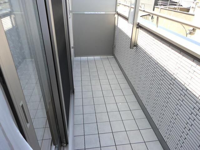 フラット根津のバルコニー