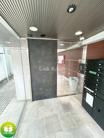 ラグジュアリーアパートメント森下のエントランス