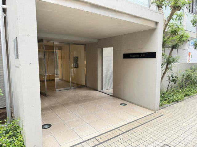 レジデンス大森のエントランス