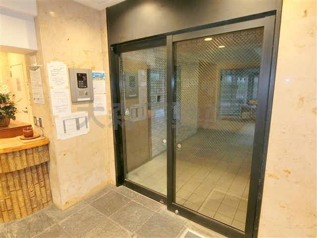 日神パレス平和島のエントランス