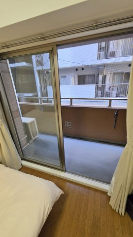 スカイコート神田弐番館のバルコニー