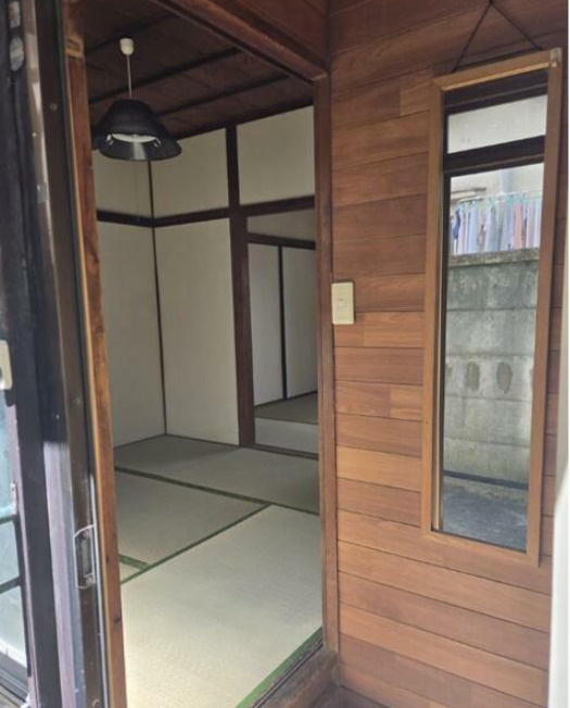 斉藤荘の玄関