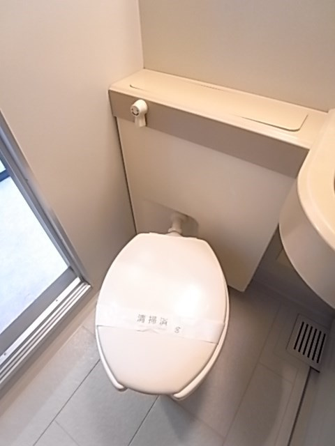 尼崎市南塚口町２丁目の賃貸マンションのトイレ