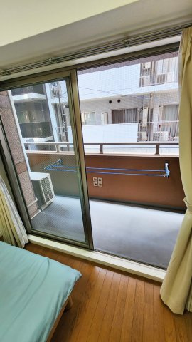 スカイコート神田弐番館のバルコニー