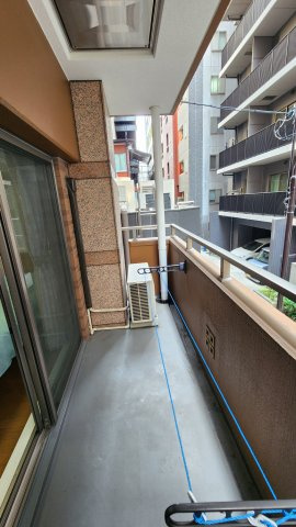 スカイコート神田弐番館のバルコニー