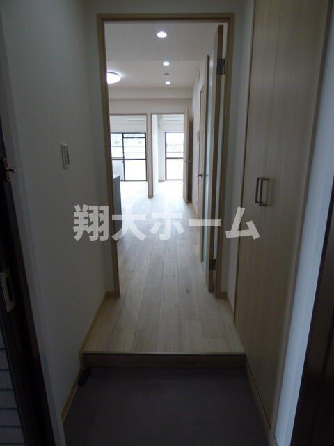 エムケイビルの玄関