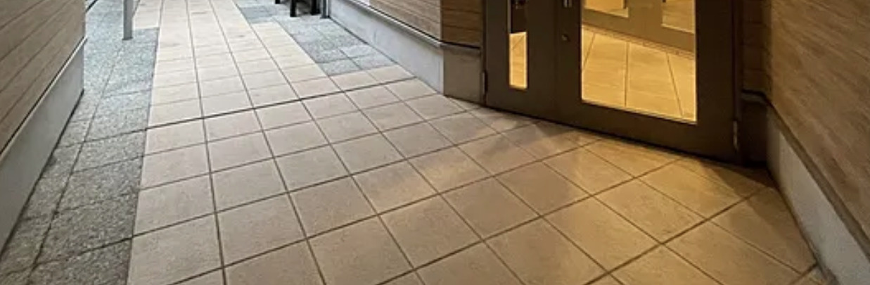 えんぷらす滝野川のロビー