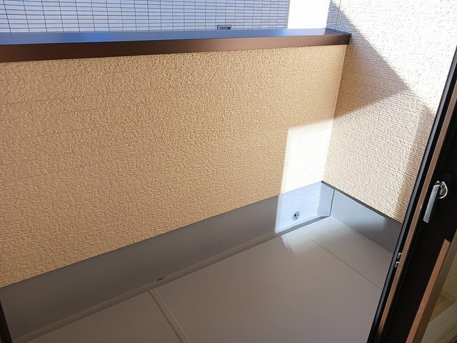 アンソレイユのバルコニー|暖かな日差しのふりそそぐバルコニー