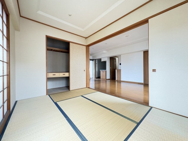 ジェネラスマンション高峰の和室|落ち着いた雰囲気の和室♪客間やくつろぎの空間としても使える便利なお部屋です！