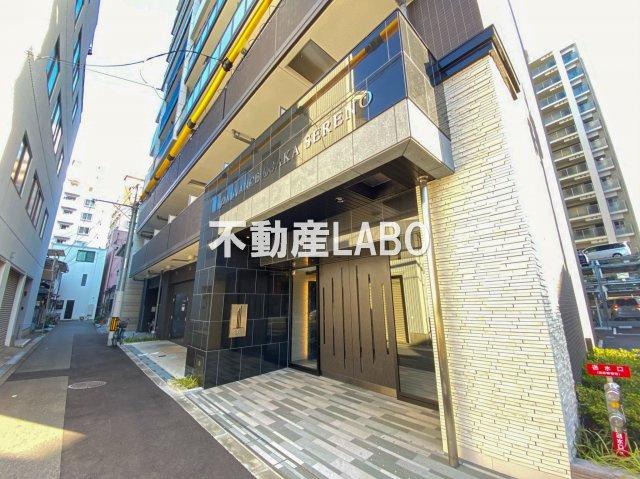 アドバンス大阪セレーノのエントランス