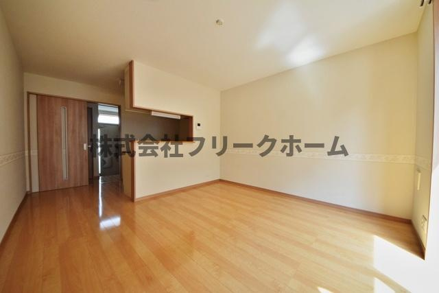 小金井市前原町４丁目のテラスの居間・リビング