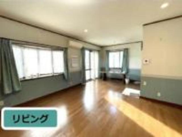 日高市武蔵台　中古売戸建の居間・リビング