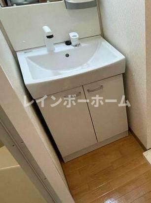 シャンティの洗面所|ゆったりとスペースのある洗面所