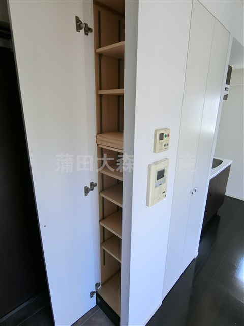 FORTIS池上の設備|玄関収納　シューズBOX