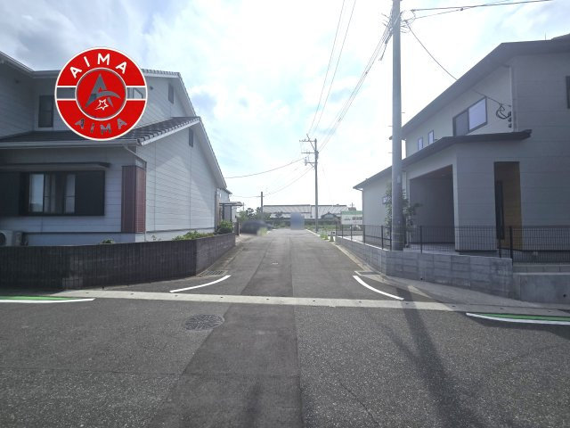 小郡市小郡第1-8棟（7号棟）の前面道路含む現地写真|見学の時間などお気軽にお問い合わせ下さい。