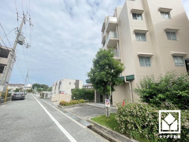 リラコート伊丹の外観